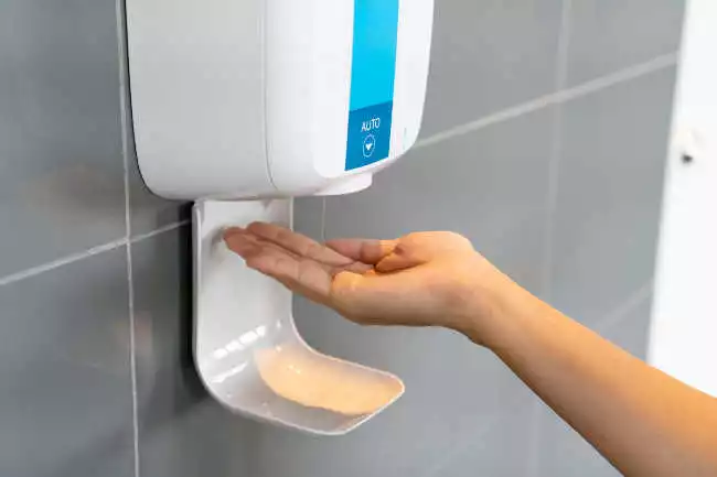 Automatyczne dozowniki mydła z czujnikiem - Funkcje i korzyści