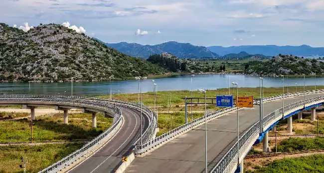 Autostradą, tunelem i mostem - ile kosztuje jazda po Europie?