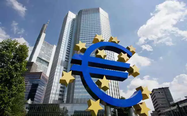  EBC dojrzewa powoli do ograniczenia luzowania ilościowego