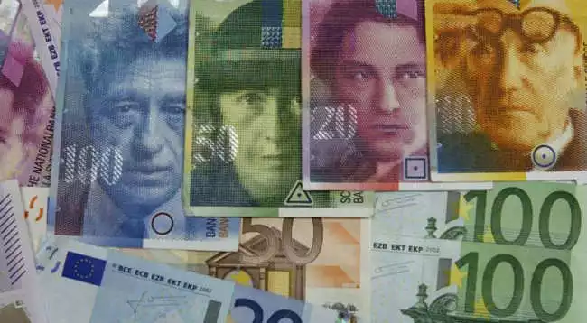 Szwajcarska gospodarka słabnie. Czy frank będzie taniał?