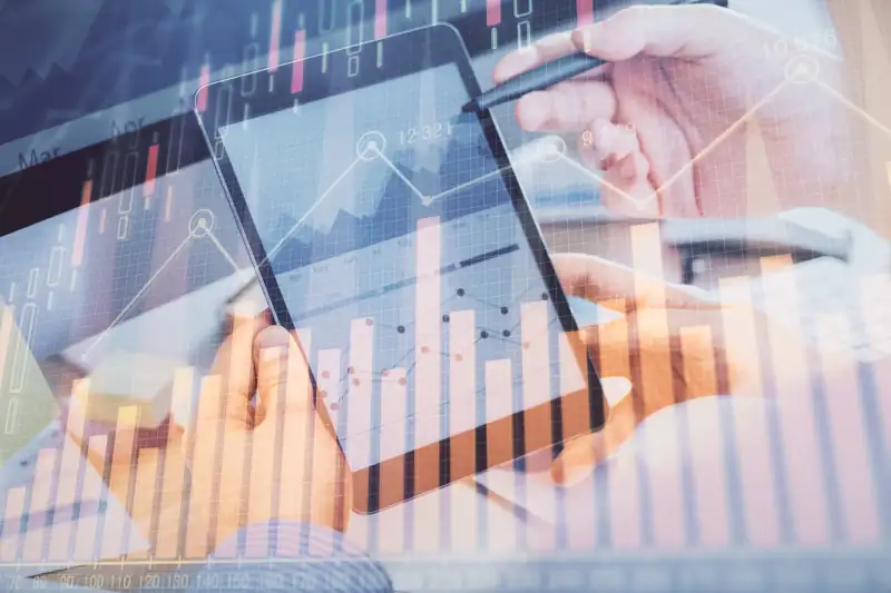 Infografika obrazująca jak rośnie aktywność użytkownika LinkedIn, rośnie potencjał sprzedażowy i liczba nowych leadów.