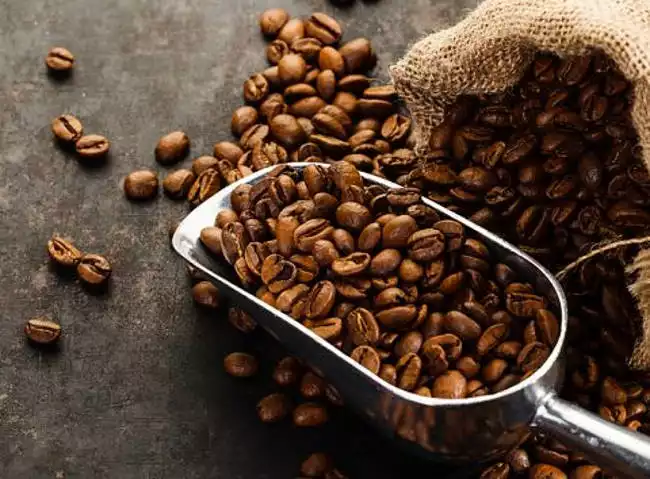 Skąd się biorą wysokie ceny taniej kawy?