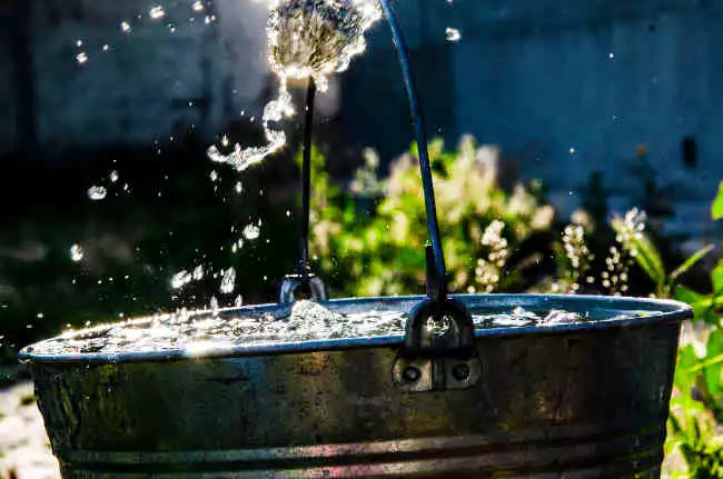 Odżelazianie wody ze studni: Jak to działa i dlaczego jest ważne?