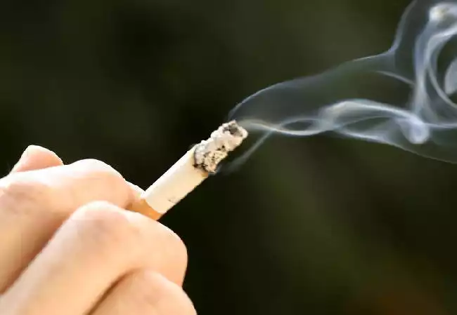 Pracodawcy tracą miliony przez palaczy