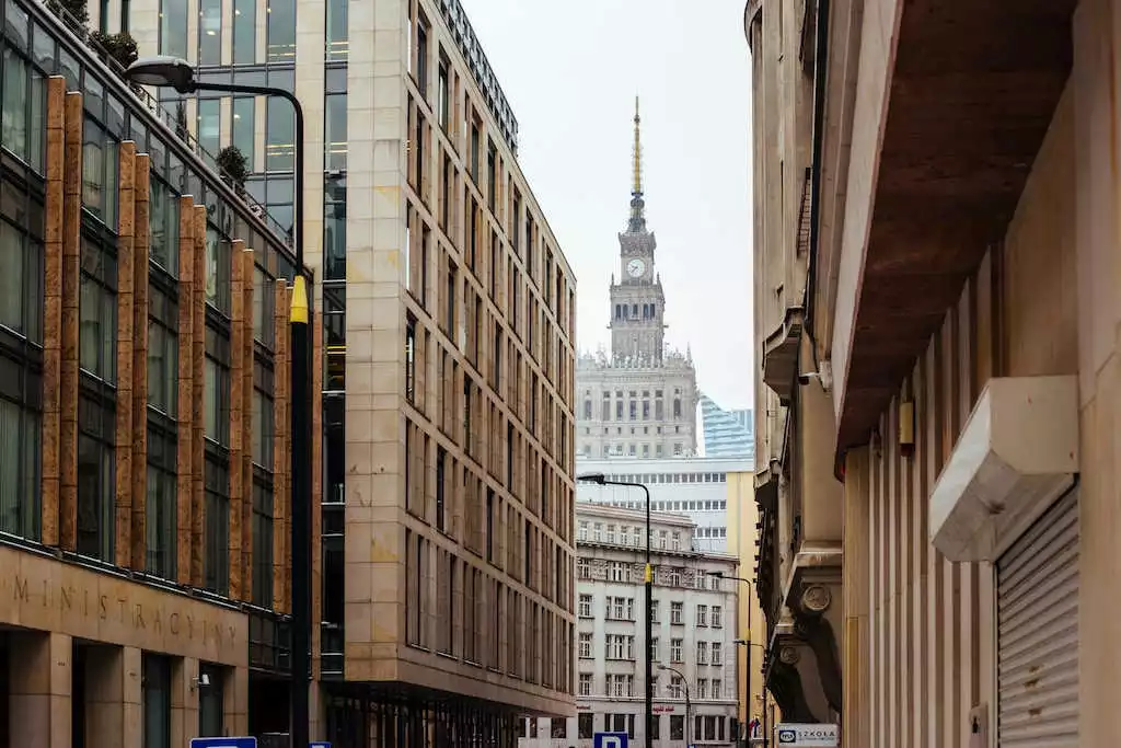 wirtualne biura w rejonie ul. Złotej - ścisłe centrum Warszawy, w tle Pałac Kultury